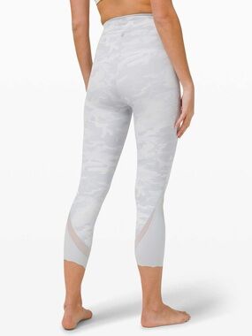 Lululemon Wunder Under High-Rise Crop 23" Scallop Full-On Luxtreme White Camo 4